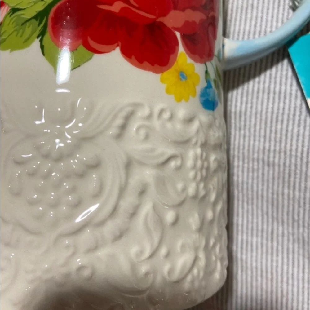 The Pioneer Woman Rose 2.1-quart Pitcher